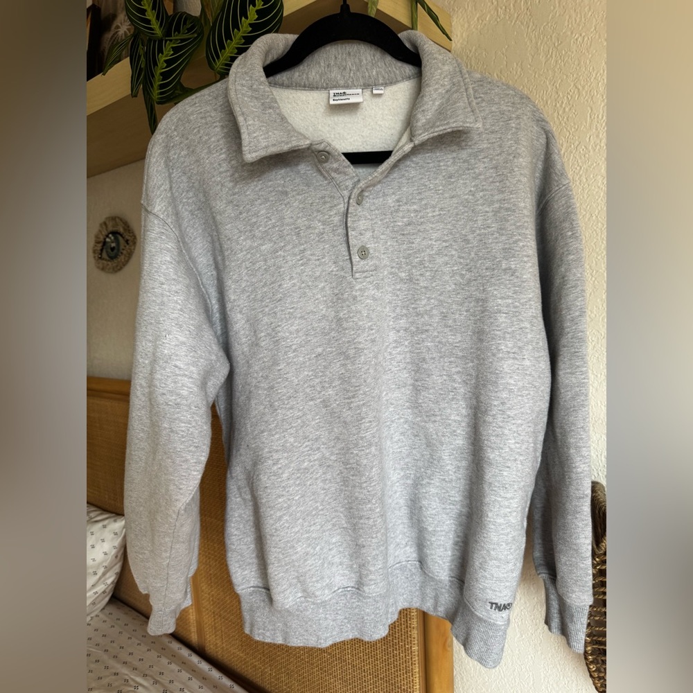 Aritzia pull over sweater